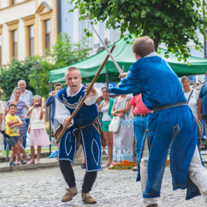 Sprievodný program pred budovou radnice, autor Marek Tlusták