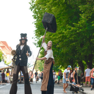 Sprievodný program v uliciach mesta, autor Marek Tlusták