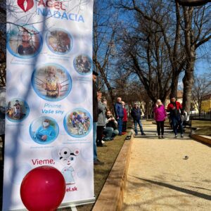 NADÁCIA AGEL podporila seniorov v Levoči petangovým ihriskom (6)